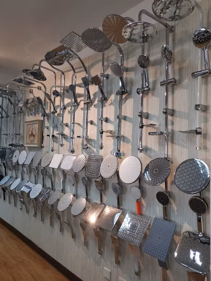 Sanitari da bagno Set doccia in ABS cromato a 3 funzioni/colonna con barra saliscendi doccia